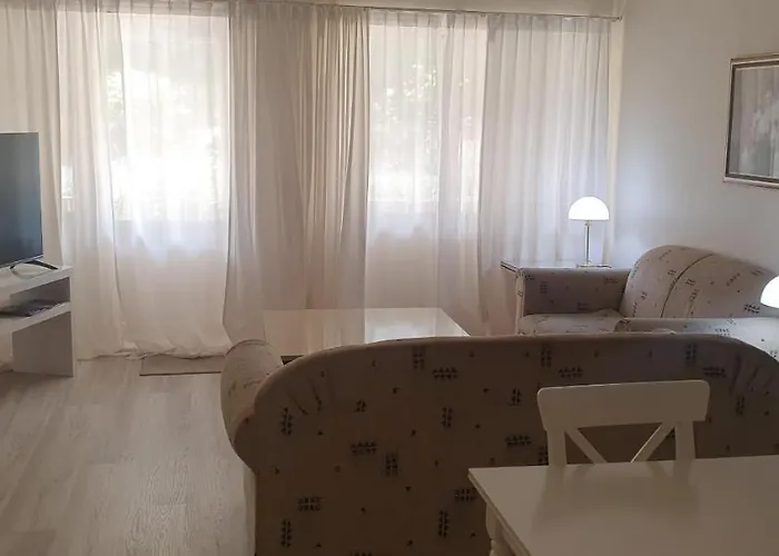 Beautiful Inner City Fully Renovated Ground Floor Apartment With Attached Lock-Up Garage