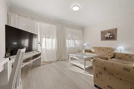 Beautiful Inner City Fully Renovated Ground Floor Apartment With Attached Lock-Up Garage